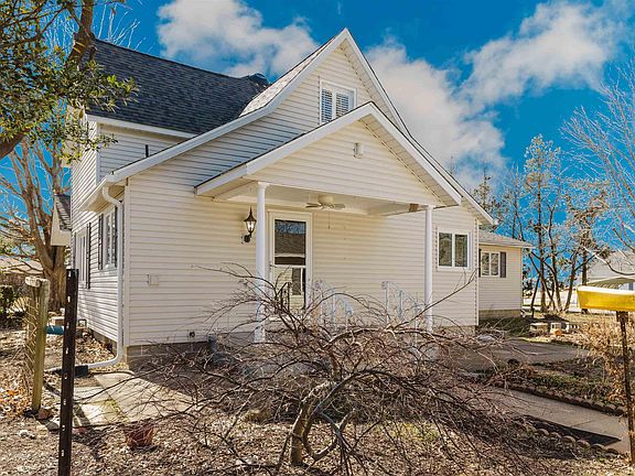 3rd image of 217 S Jackson St