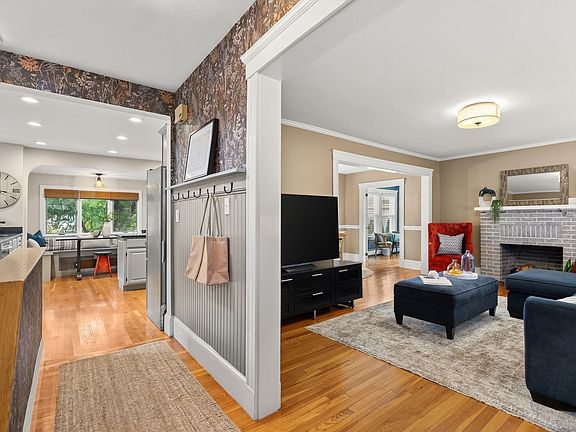 3rd image of 29 Woburn St