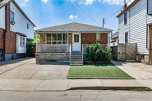 40 Mayflower Ave #LOWER Photo 1