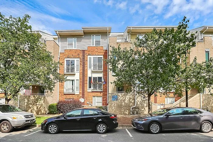 525 Donatello Ave #525 — Photo 1