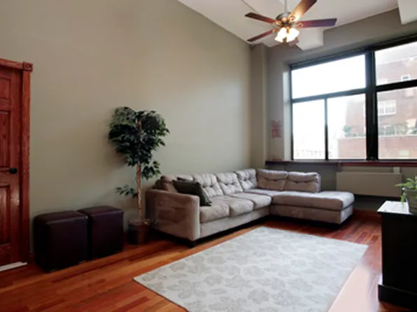 310 East 46th Street image 1 of 7