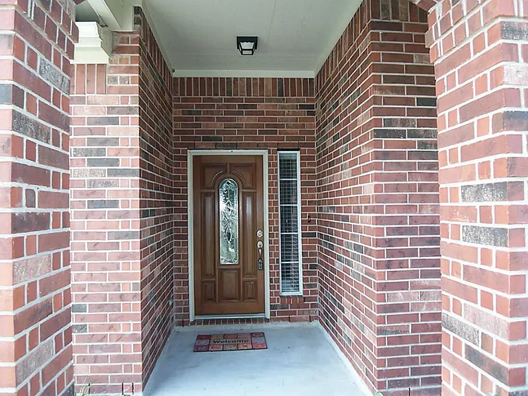 17207 Mossbriar Ln — Photo 3
