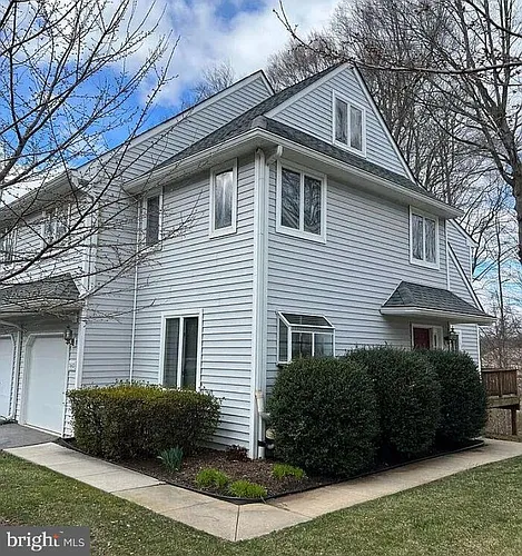 160 S Orchard Ave #160 Photo 1