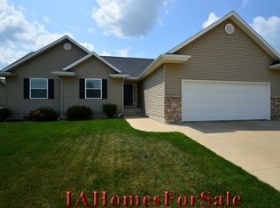 370 Rosslare St, Marion, IA 52302
