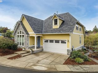 562 N Declaration Dr, Carlton, OR 97111