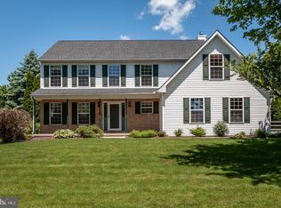 1045 Linden Hollow Ln, Allentown, PA 18104