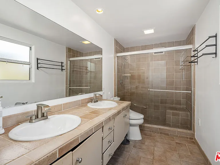 3641 Woodcliff Rd — Photo 18