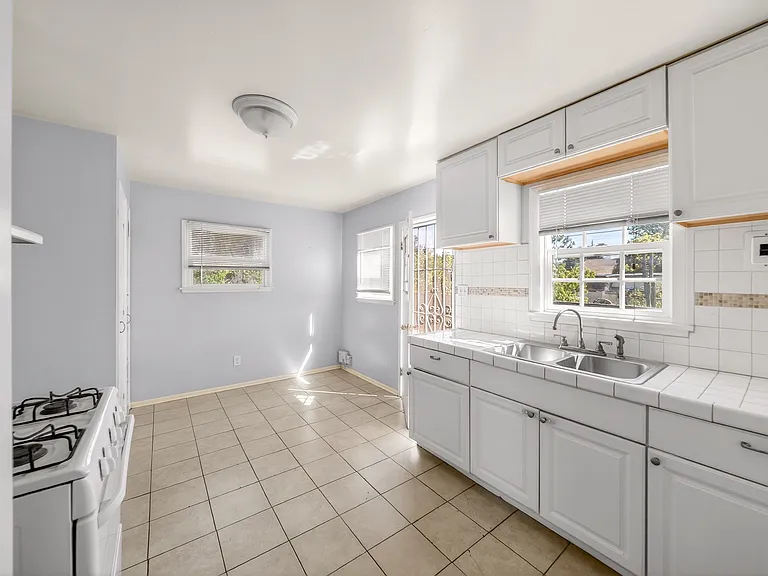 15053 Howellhurst Dr #1/2 — Photo 13