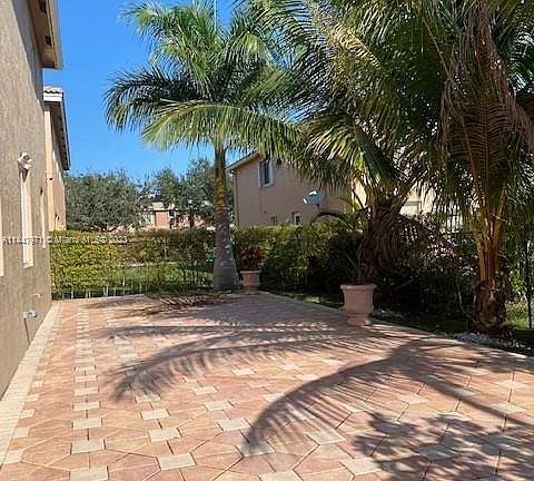 3rd image of 20621 NW 10th Ave