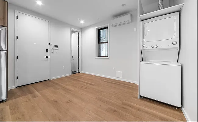 Rented by Elmekies Equities | media 14