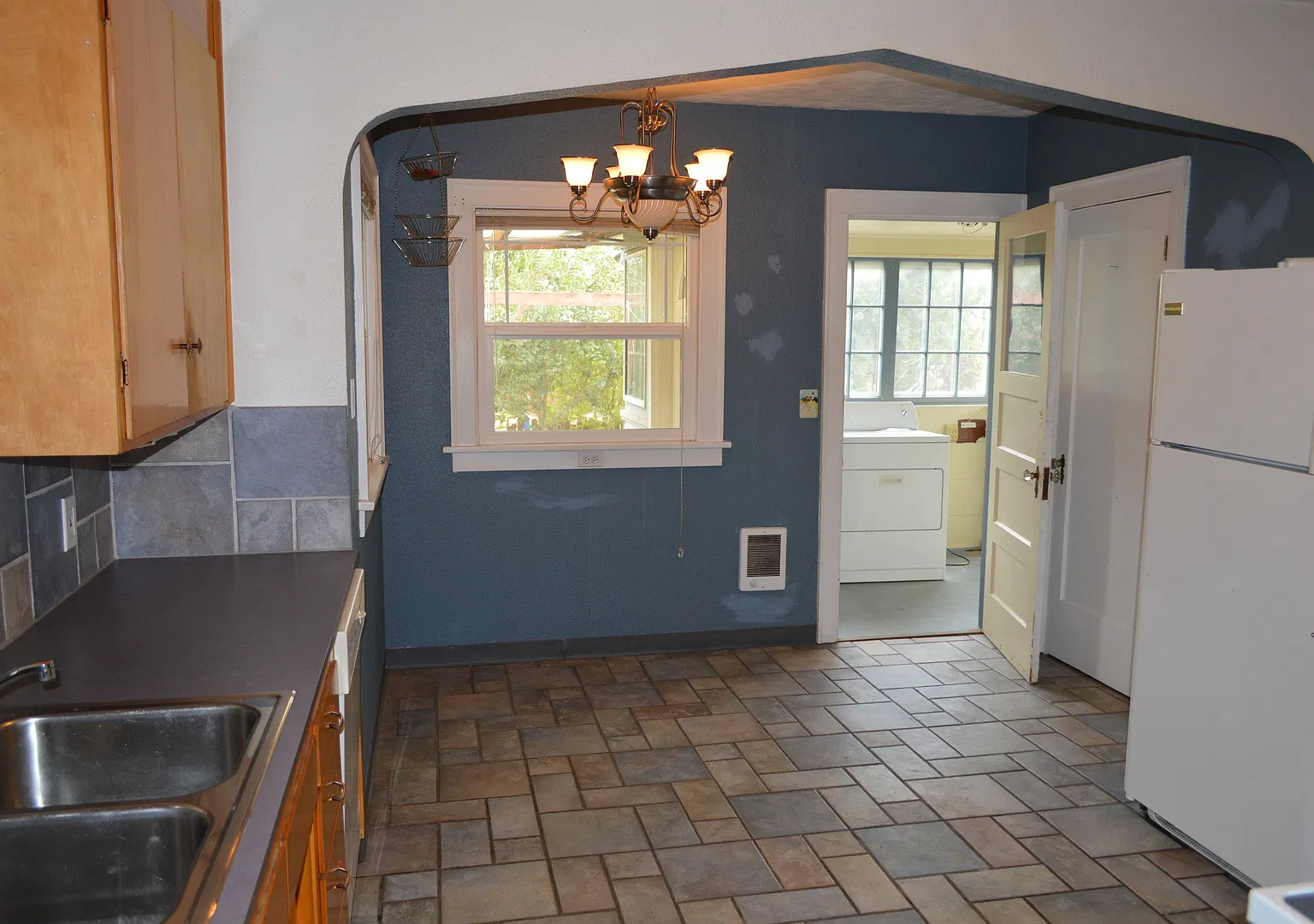 Spacious 2 bedroom in Tacoma — Photo 3
