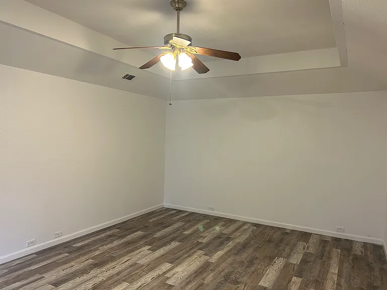 801 Summit Dr — Photo 8