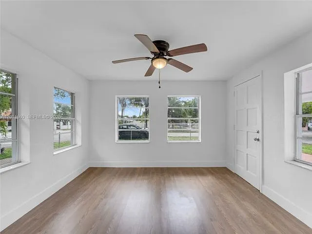 3 bed, 2.0 bath, 2646 sqft, $3,600 — Photo 3