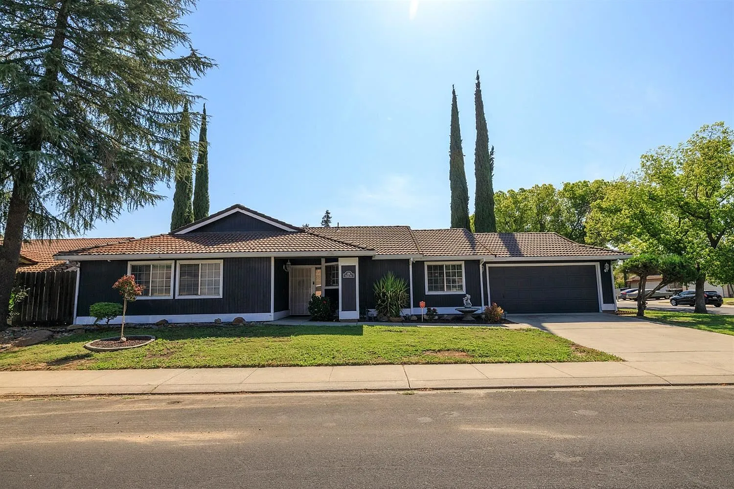 216 Goldrun Dr photo 1