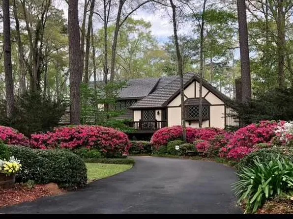 21 Foxchase Dr, Dothan, AL 36305