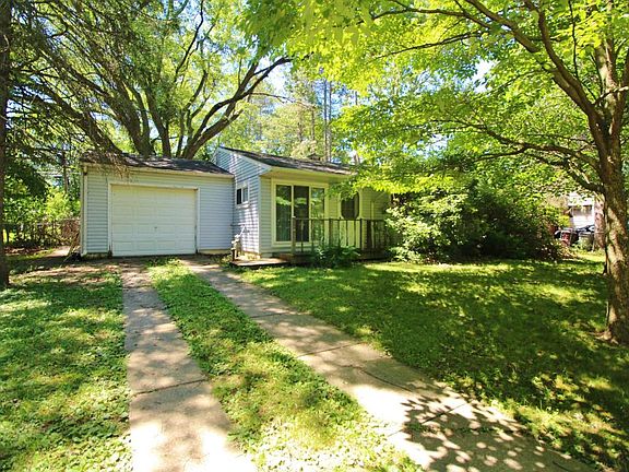 2nd image of 1110 Lawndale Ave