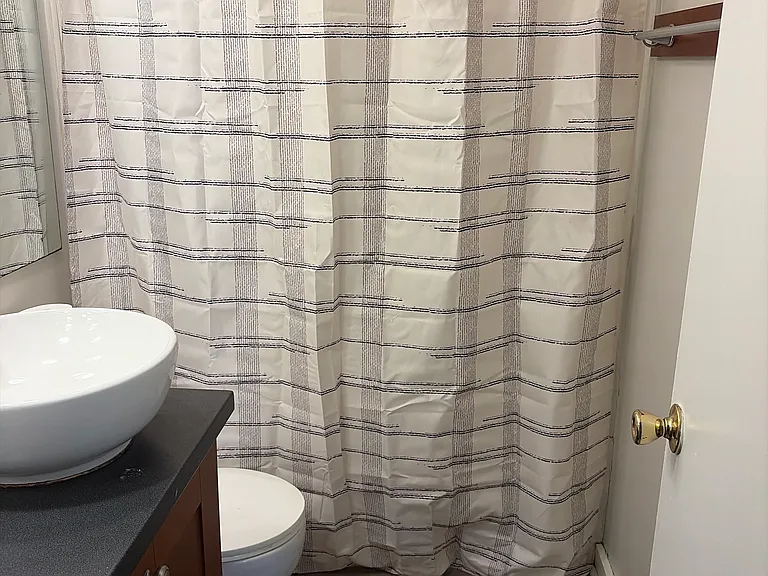 220 Elm St — Photo 5