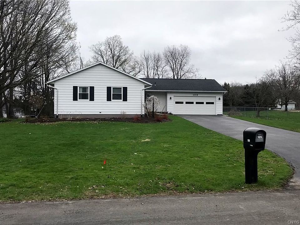 2nd image of 109 Willowcrest Dr