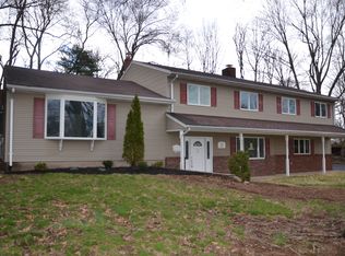 29 Evergreen St, Waldwick, NJ 07463