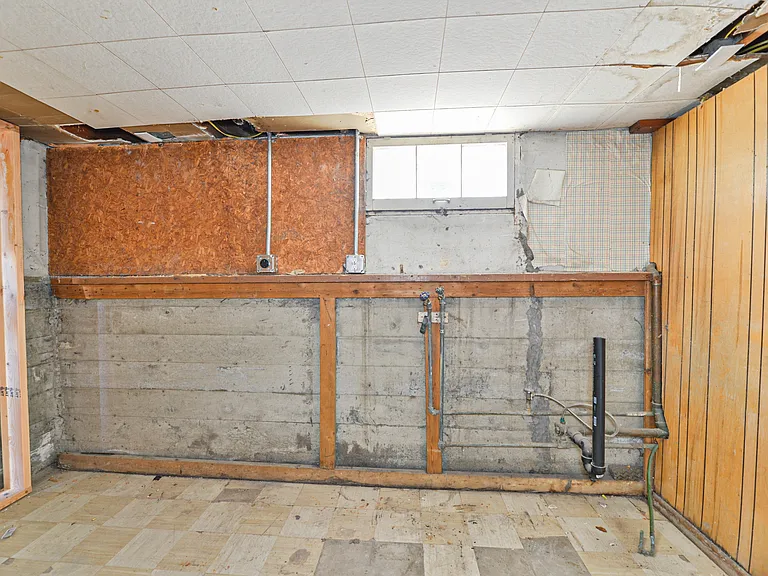 4702 N Post St — Photo 11