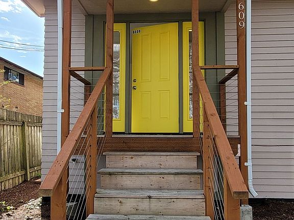 4th image of 8609 Roosevelt Way NE #A