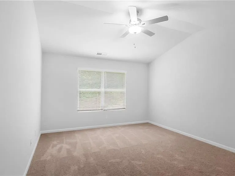 371 Lanier Cir — Photo 15