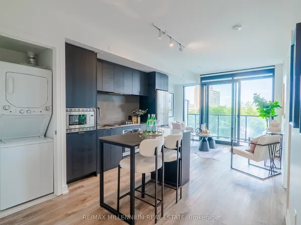 3009 Novar Rd #330, Mississauga, ON L5B 1S4
