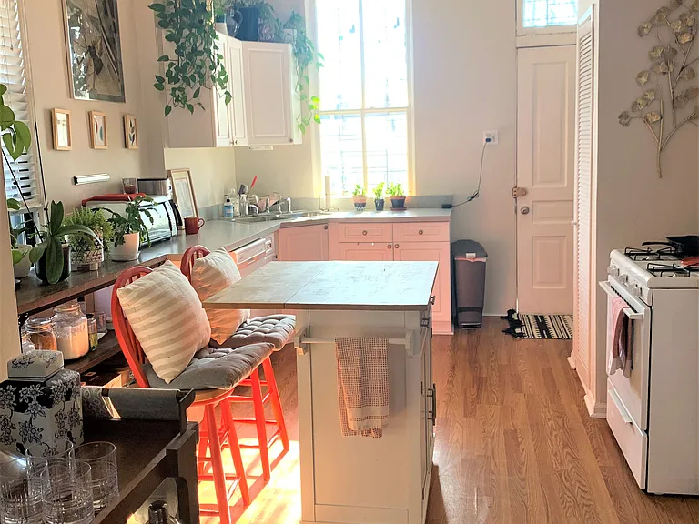 2031 W Moffat St #3 — Photo 9