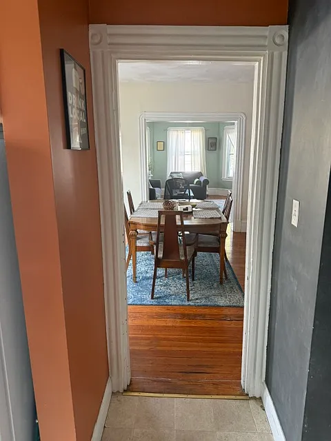 4 bed, 1600 sqft, $4,300 — Photo 4