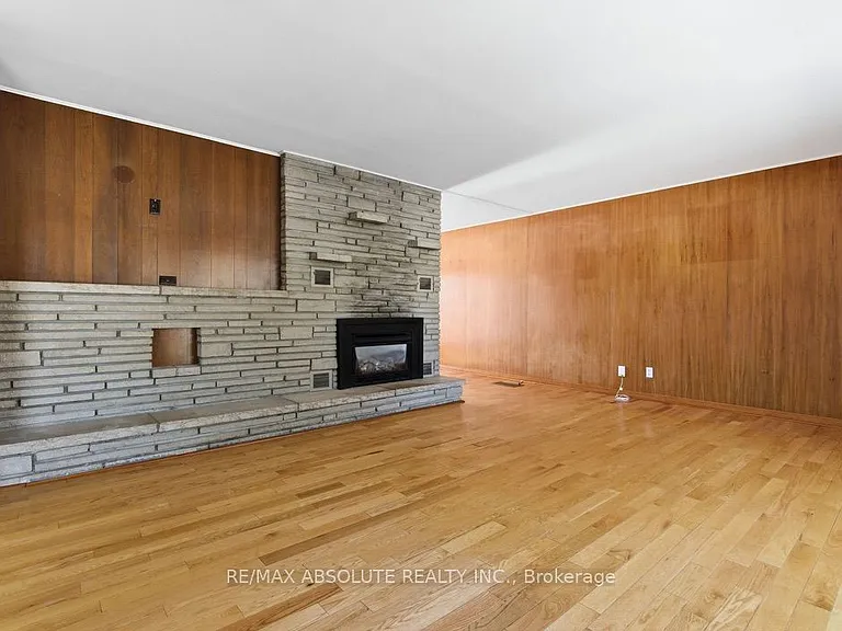 10 Elma St — Photo 4