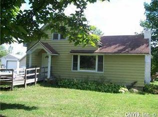 8762 Van Hoesen Rd, Clay, NY 13041
