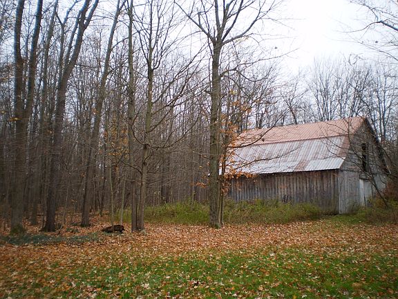 Side view of 32x36 barn
