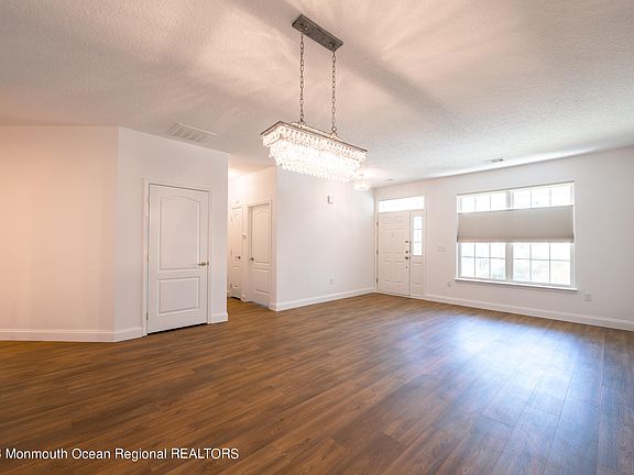 3rd image of 78 Jadelawns Drive