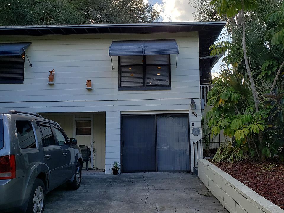 Facing the apartment building from Hyer Avenue