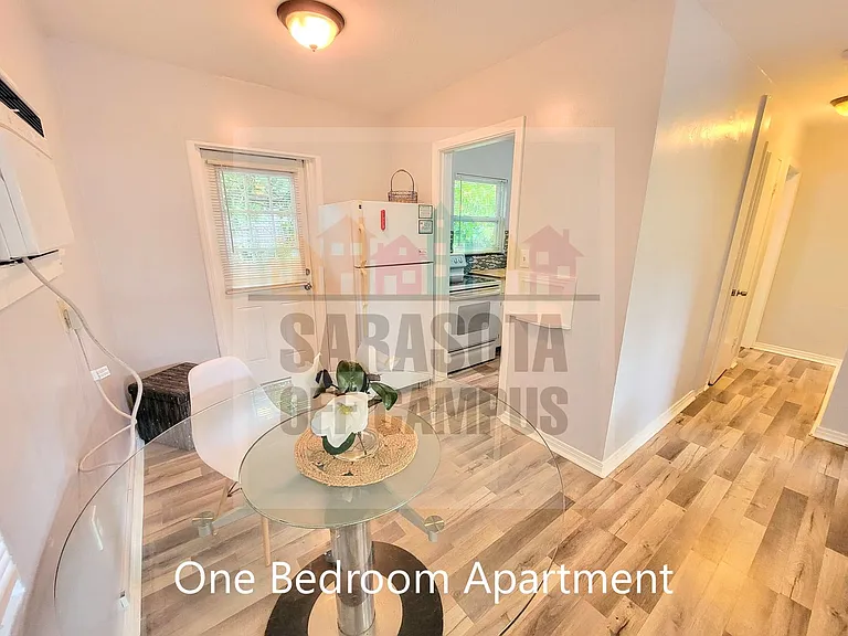 946 40th St #A-B — Photo 13