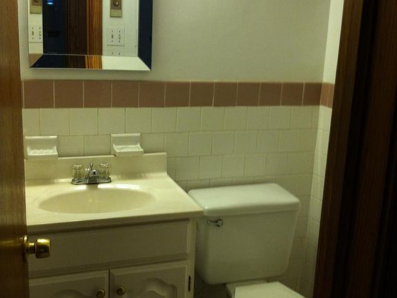 5th image of 2223 Oak St #B