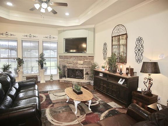 3rd image of 12250 Woodland Cir