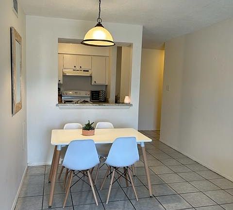 5th image of 402 Fredericksburg St #2