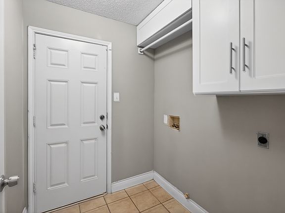 2nd image of 1204 Saratoga Dr