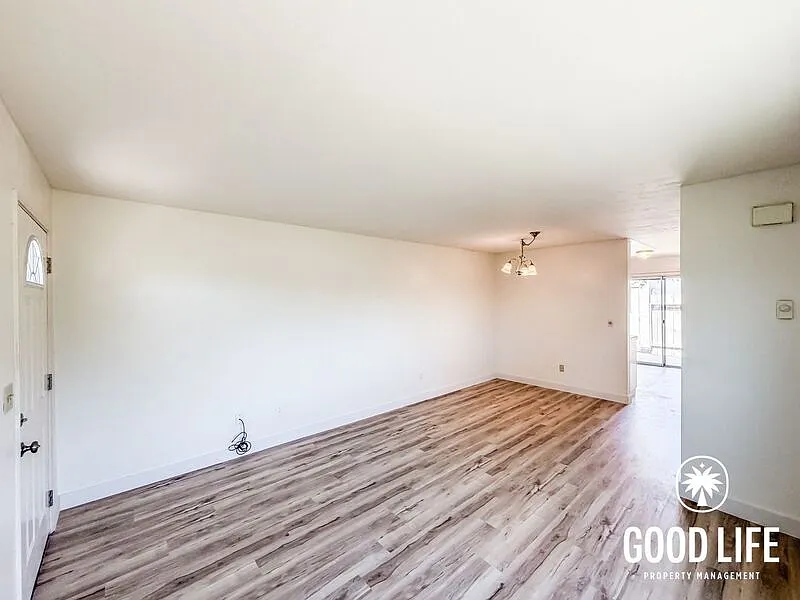 2 bed, 1.0 bath, 996 sqft, $2,800 — Photo 3