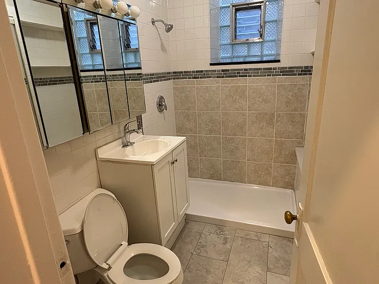 2232 W Chicago Ave #2F — Photo 9