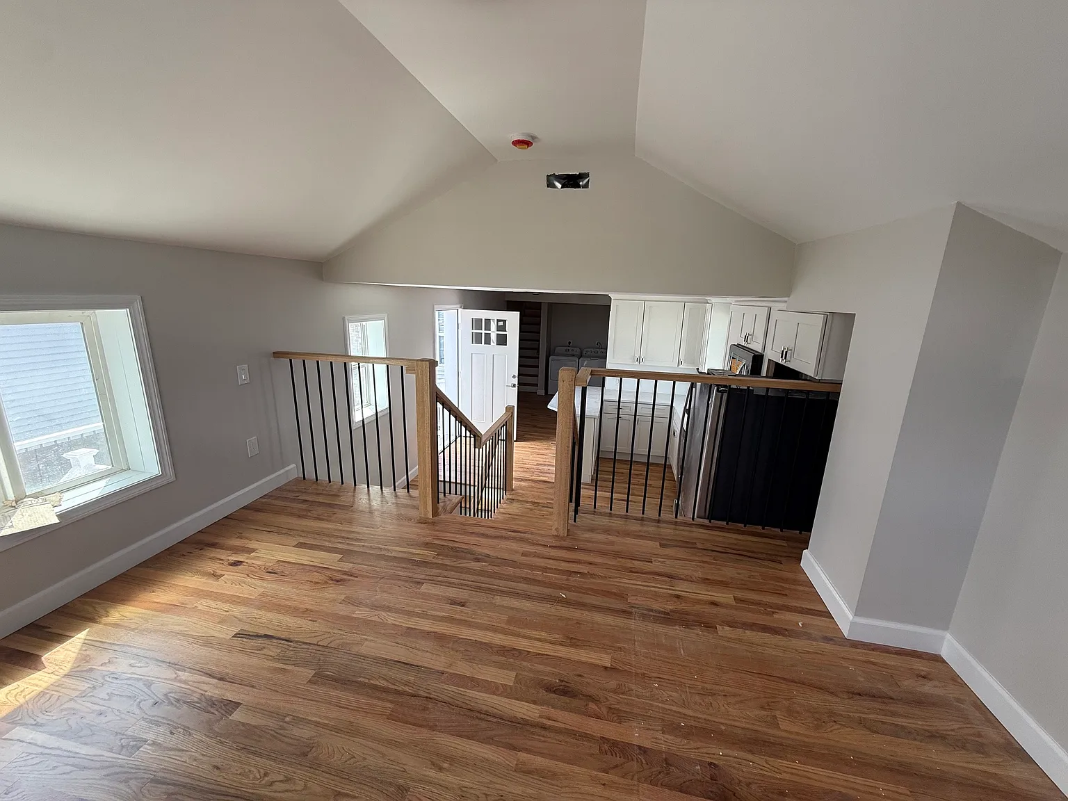 2 bed, 1.5 bath, 1300 sqft, $2,850 — Photo 3