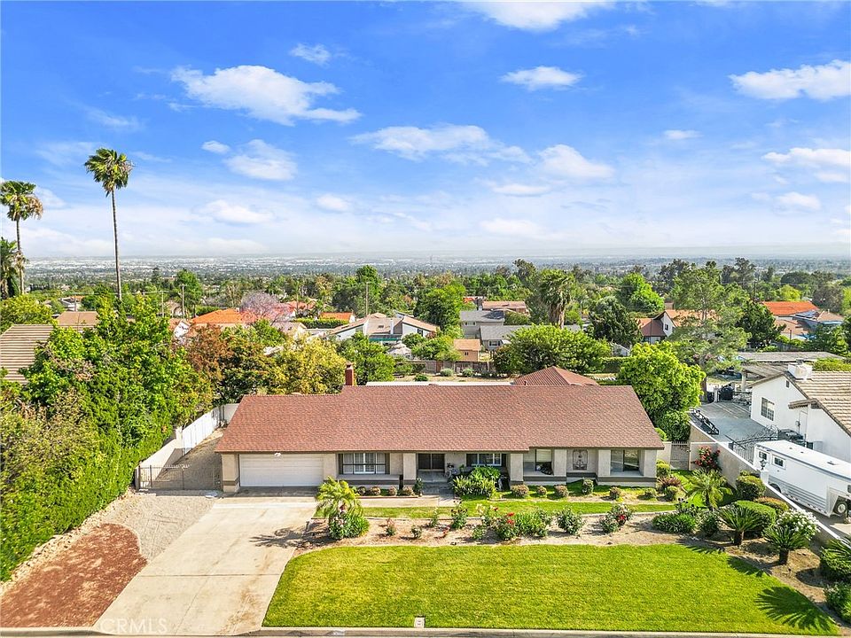 1st image of 9461 Valley View St