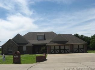 1828 S Broadway St, Skiatook, OK 74070