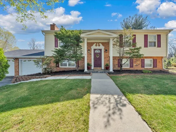 812 Knollwood Dr, Troutville, VA 24175