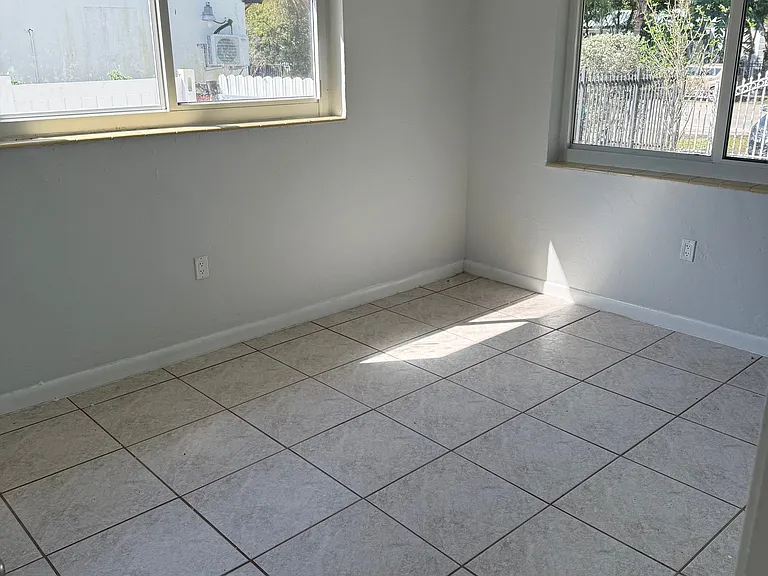 12901 NW 2nd Ave — Photo 9