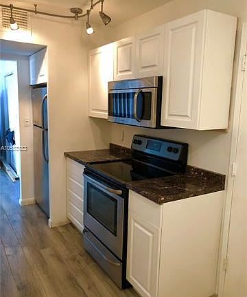 3rd image of 4400 Hillcrest Dr APT 704A