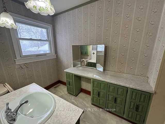 71 Prince Of Wales Dr #MAIN — Photo 18