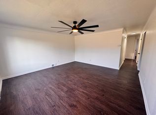 2907 Snow Rd, Parma, OH 44134