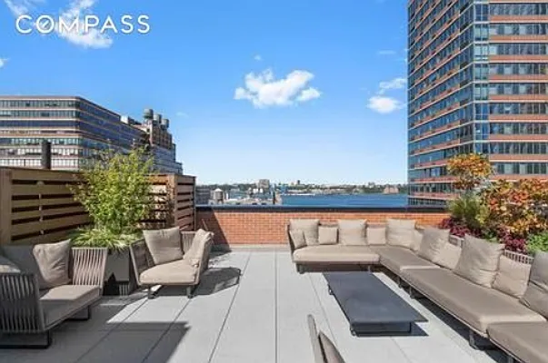 Sold by Compass | media 11